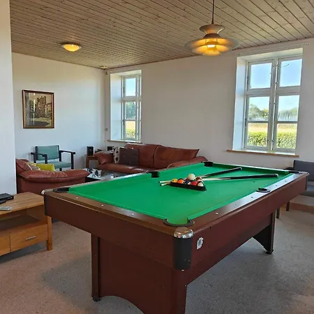 20 Person In Nordborg-by Traum נורדבורג