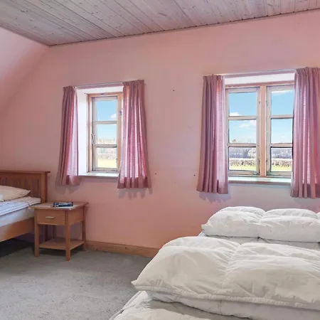 20 Person In Nordborg-by Traum נורדבורג